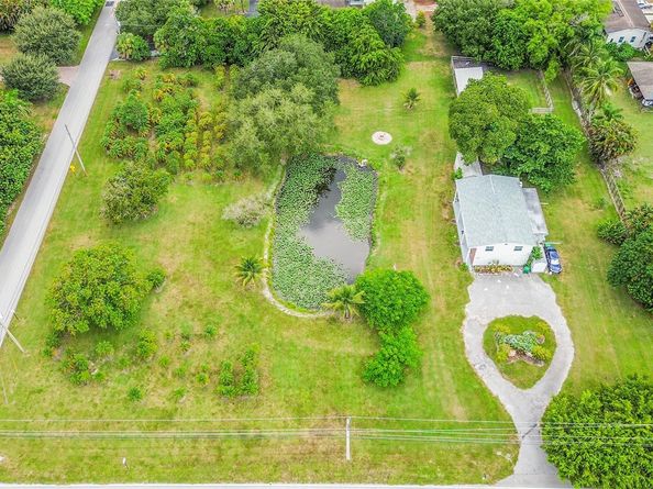 1201 N Old Hiatus Rd, Plantation FL 33323