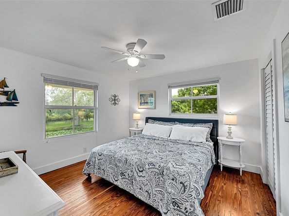 1201 N Old Hiatus Rd, Plantation FL 33323