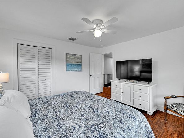 1201 N Old Hiatus Rd, Plantation FL 33323