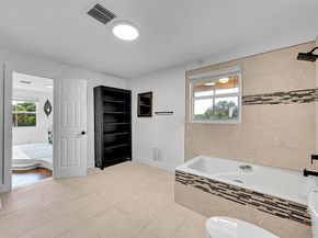 1201 N Old Hiatus Rd, Plantation FL 33323