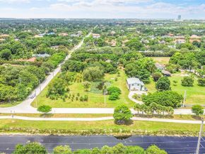 1201 N Old Hiatus Rd, Plantation FL 33323