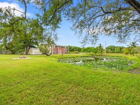 1201 N Old Hiatus Rd, Plantation FL 33323