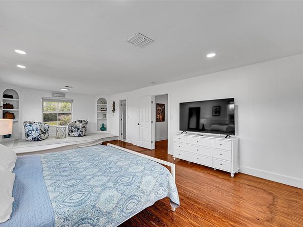 1201 N Old Hiatus Rd, Plantation FL 33323