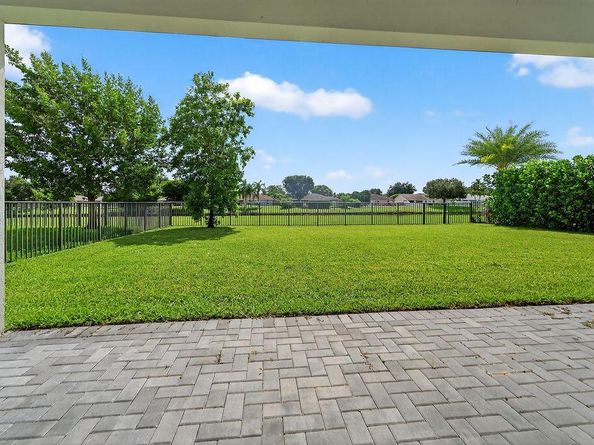 3252 Dunning Drive, Royal Palm Beach FL 33411