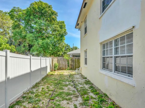 715 Washington Avenue 14, Lake Worth Beach FL 33460