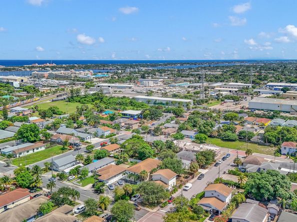 715 Washington Avenue 14, Lake Worth Beach FL 33460