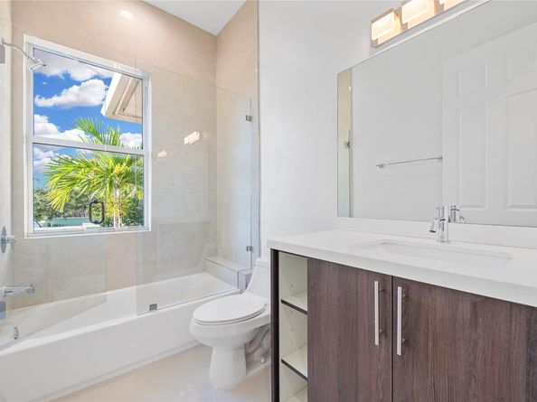 324 SW 14th Ct 324, Fort Lauderdale FL 33315