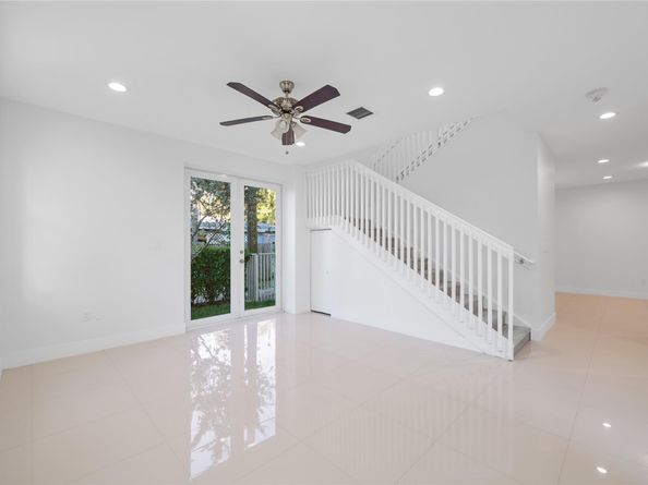 324 SW 14th Ct 324, Fort Lauderdale FL 33315