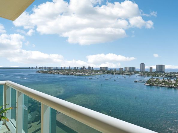 2640 Lake Shore Drive 2309, Riviera Beach FL 33404