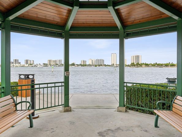 2640 Lake Shore Drive 2309, Riviera Beach FL 33404