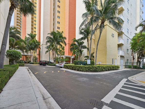 2640 Lake Shore Drive 2309, Riviera Beach FL 33404