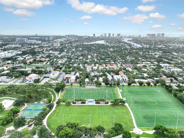 744 NE 14th Ave 4, Fort Lauderdale FL 33304