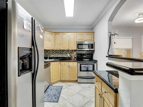 744 NE 14th Ave 4, Fort Lauderdale FL 33304