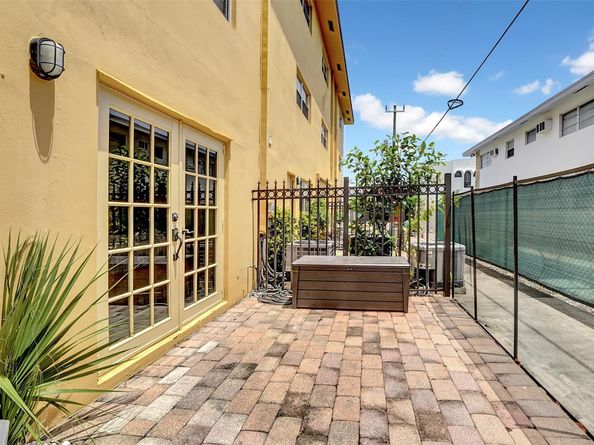 744 NE 14th Ave 4, Fort Lauderdale FL 33304