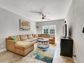 744 NE 14th Ave 4, Fort Lauderdale FL 33304