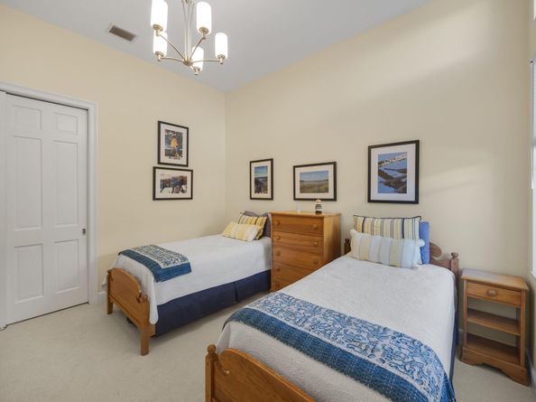 66 St James Drive, Palm Beach Gardens FL 33418