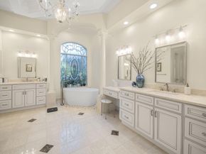 66 St James Drive, Palm Beach Gardens FL 33418