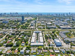 2651 NE 212th TER 201, Aventura FL 33180