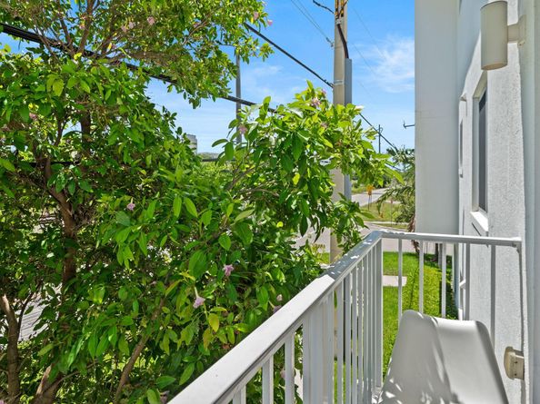 2651 NE 212th TER 201, Aventura FL 33180