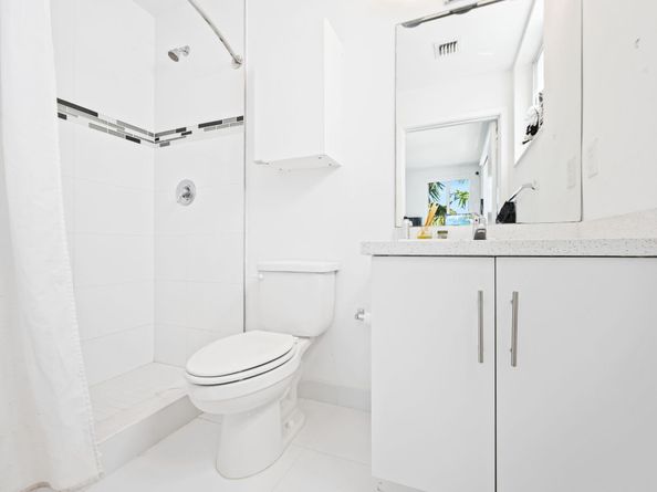 2651 NE 212th TER 201, Aventura FL 33180