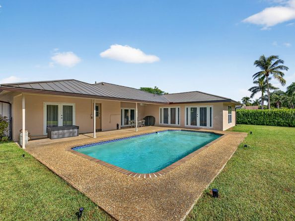 1733 NW 92 Way, Coral Springs FL 33071
