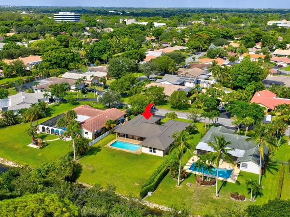 1733 NW 92 Way, Coral Springs FL 33071