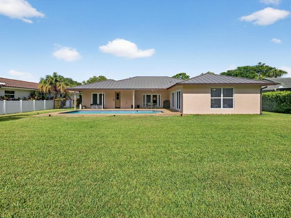 1733 NW 92 Way, Coral Springs FL 33071