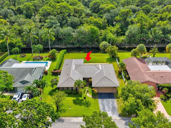 1733 NW 92 Way, Coral Springs FL 33071