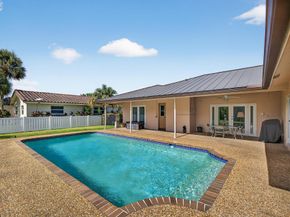 1733 NW 92 Way, Coral Springs FL 33071