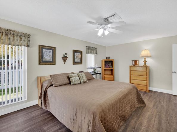 1733 NW 92 Way, Coral Springs FL 33071