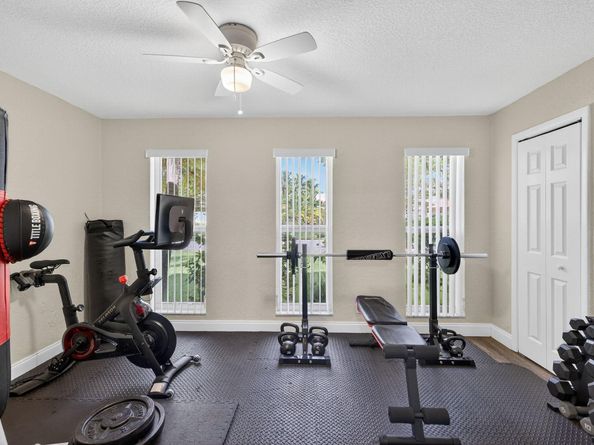 1733 NW 92 Way, Coral Springs FL 33071