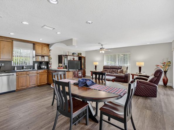 1733 NW 92 Way, Coral Springs FL 33071