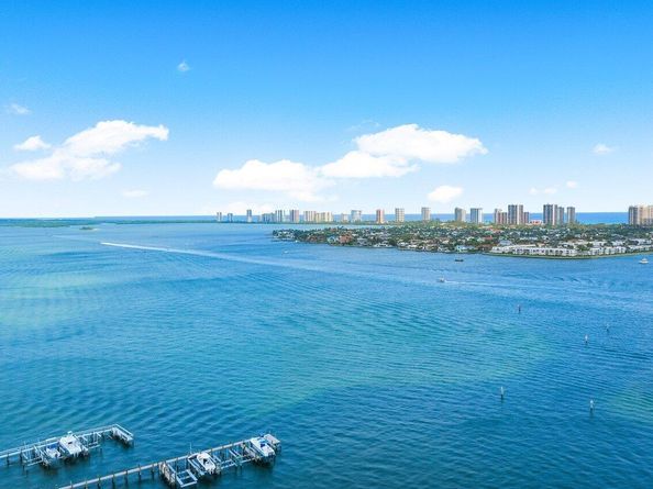 2650 Lake Shore Drive 2202, Riviera Beach FL 33404