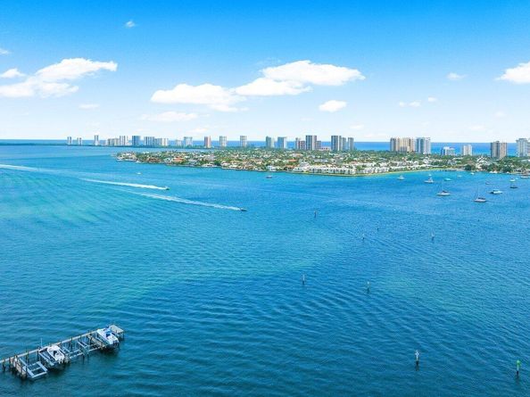 2650 Lake Shore Drive 2202, Riviera Beach FL 33404