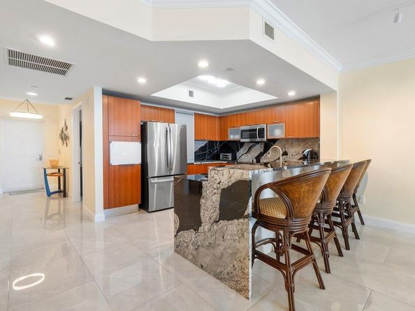 2650 Lake Shore Drive 2202, Riviera Beach FL 33404