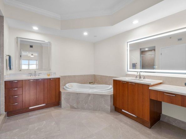 2650 Lake Shore Drive 2202, Riviera Beach FL 33404