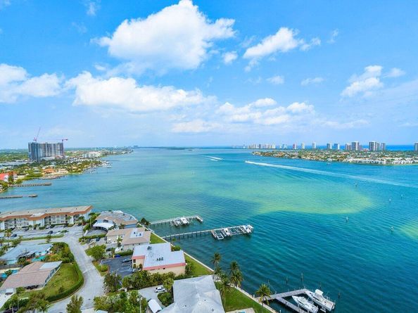 2650 Lake Shore Drive 2202, Riviera Beach FL 33404