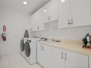 347 Oak Street B1, Hollywood FL 33019