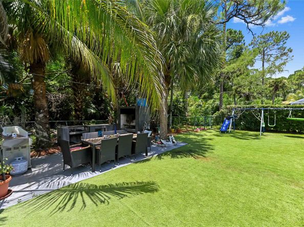225 Park Road N, Royal Palm Beach FL 33411