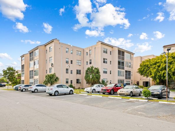 2840 Somerset Dr 317M, Lauderdale Lakes FL 33311