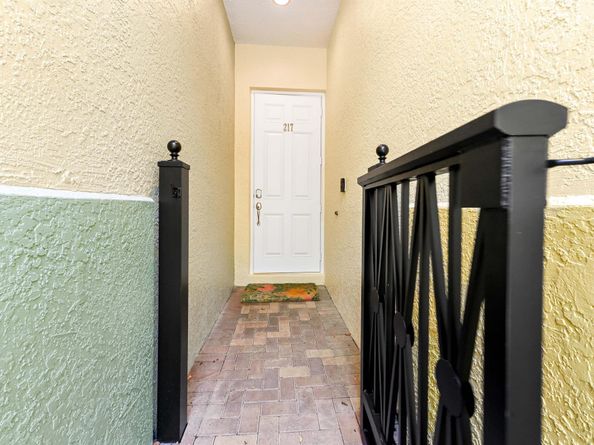 217 N Latitude Circle, Delray Beach FL 33483