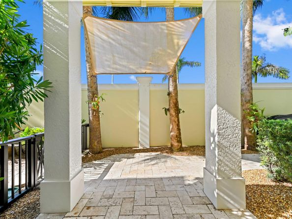 217 N Latitude Circle, Delray Beach FL 33483