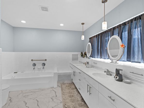 5100 Yellow Pine Ln, Tamarac FL 33319