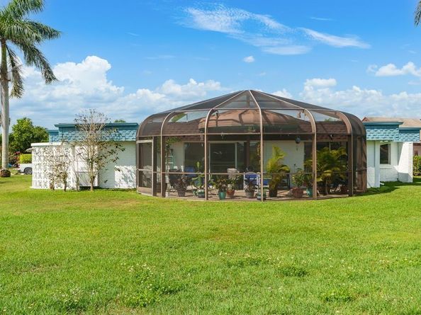 5100 Yellow Pine Ln, Tamarac FL 33319