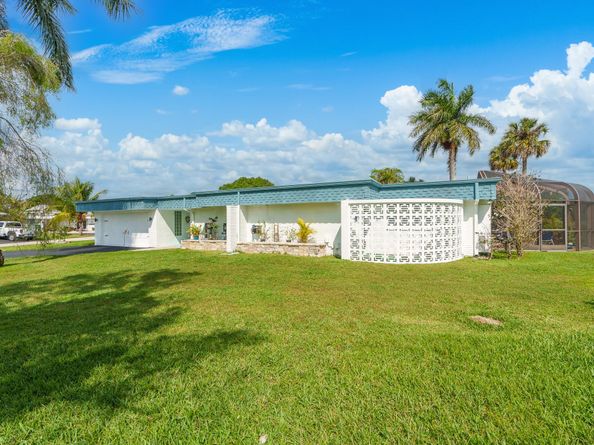 5100 Yellow Pine Ln, Tamarac FL 33319