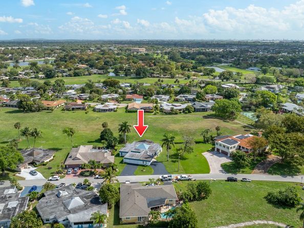 5100 Yellow Pine Ln, Tamarac FL 33319