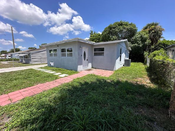 840 W 1st Street, Riviera Beach FL 33404