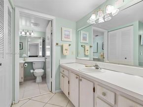 336 Pine Ridge Circle B1, Greenacres FL 33463