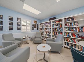 336 Pine Ridge Circle B1, Greenacres FL 33463