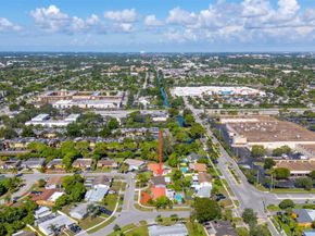 3811 NW 28th St, Lauderdale Lakes FL 33311
